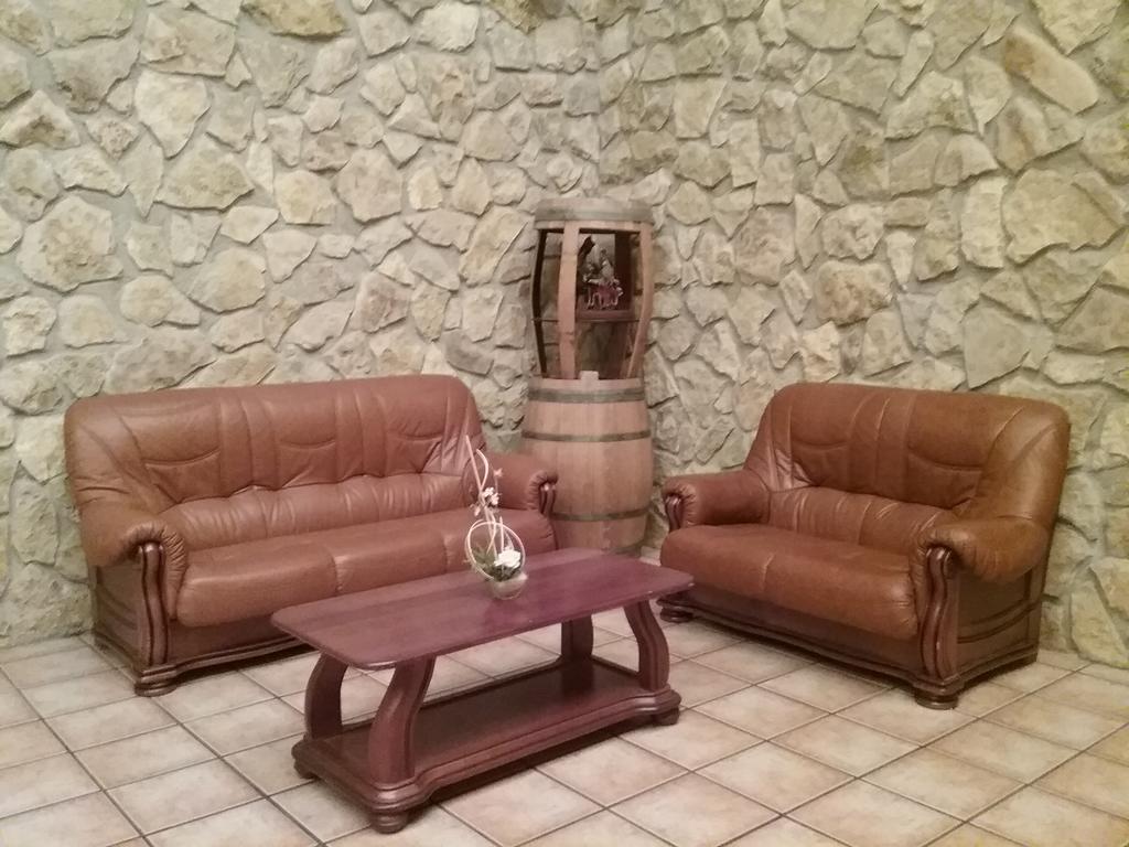 Hotel Vinedos Y Bodegas El Castillo Villarrobledo Ngoại thất bức ảnh